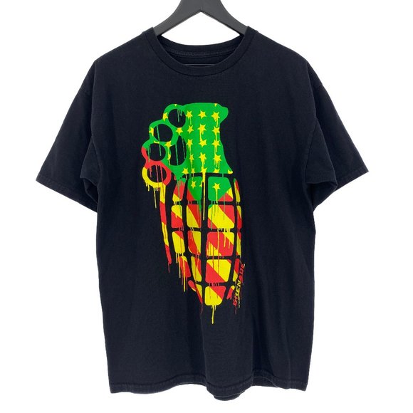 GRENADE Bomb Yellow Stars Red Stripes Drip Art Black Graphic T-Shirt Size L - Picture 1 of 11